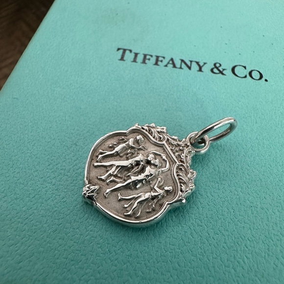RARE Tiffany & Co Olympian LOVE charm sterling silver RETIRED collector's item - Picture 4 of 9